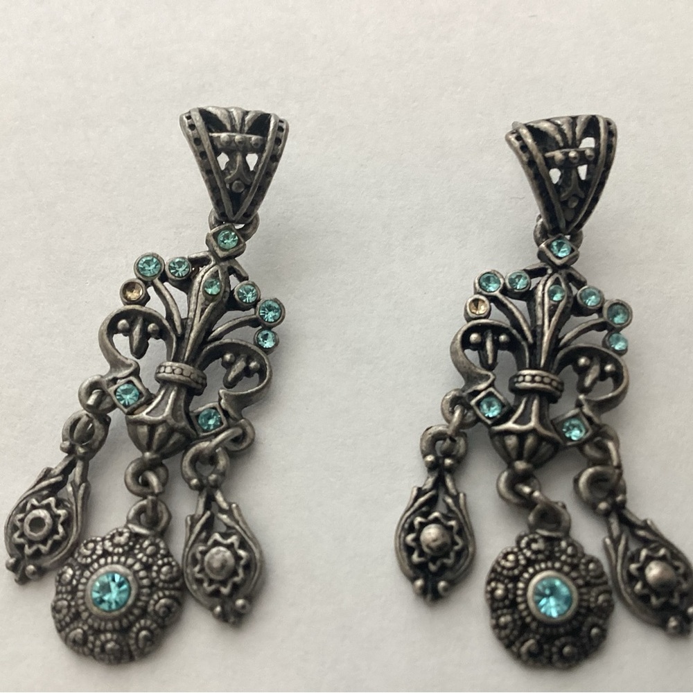 Vintage pierced earrings 1960s both missing back aquamarine color stones.